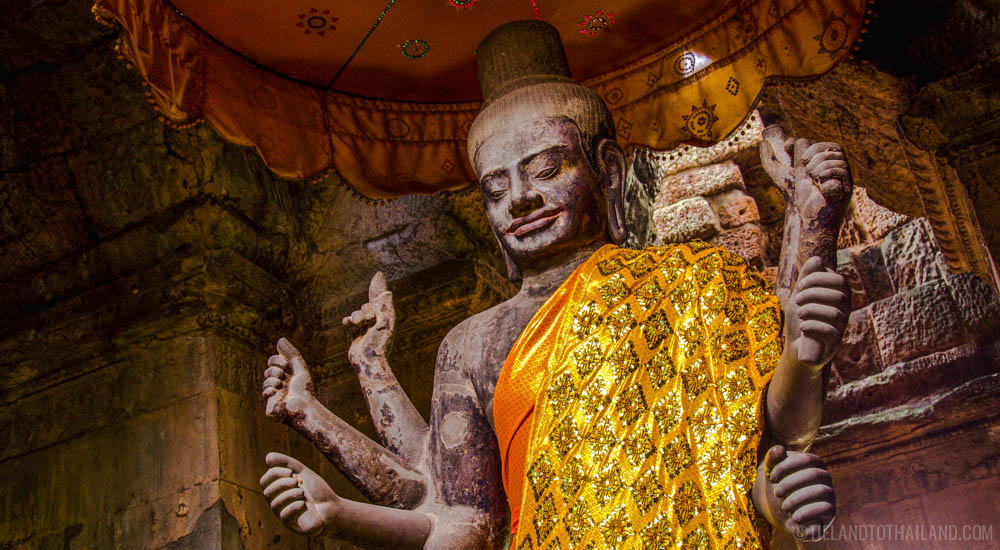 The towering Vishnu statue, Ta Reach, at Angkor Wat